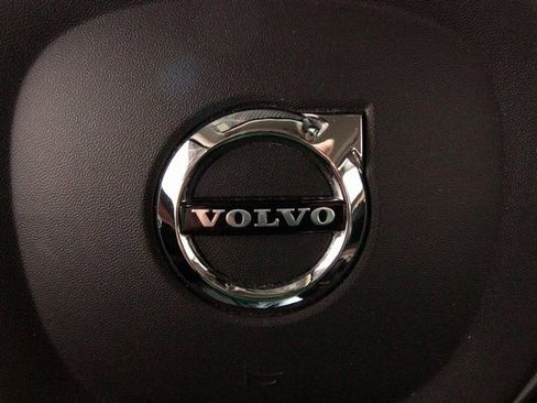 Used 2022 Volvo XC90 T6 Momentum w/ Advanced Package image 41