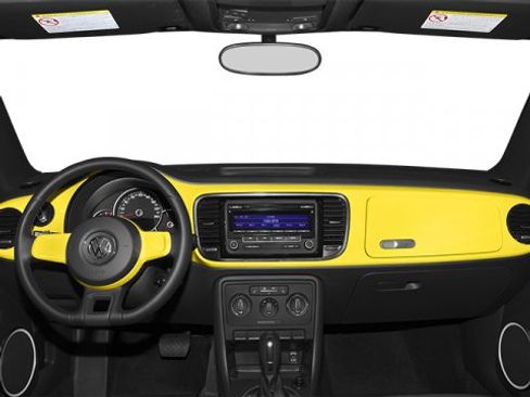 Used 2013 Volkswagen Beetle TDI image 7