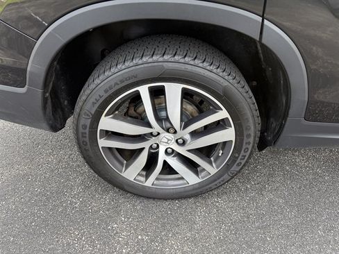 Used 2018 Honda Pilot Touring image 5