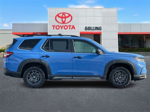 Used 2023 Honda Pilot TrailSport image 6