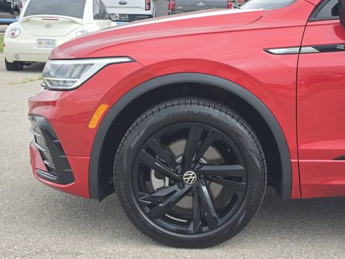Used 2024 Volkswagen Tiguan SE R-Line w/ MDO Package, Three-Row image 8