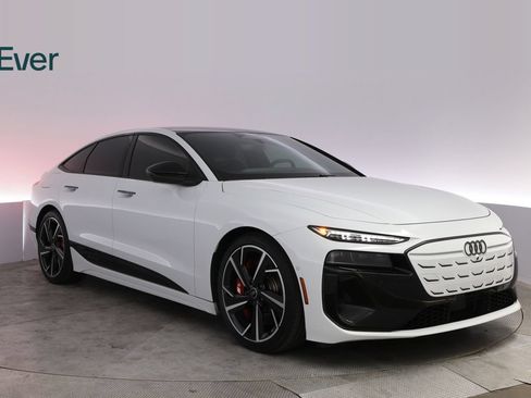 Used 2025 Audi S6 e-tron Premium Plus w/ Premium Plus AWD/4WD image 13