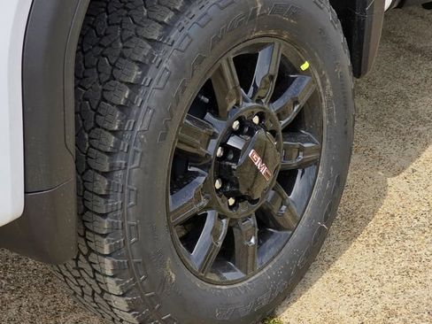 New 2026 GMC Sierra 2500 AT4 image 11