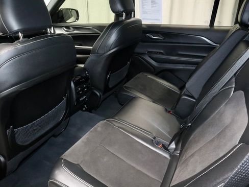 Used 2023 Jeep Grand Cherokee L Laredo AWD/4WD image 21