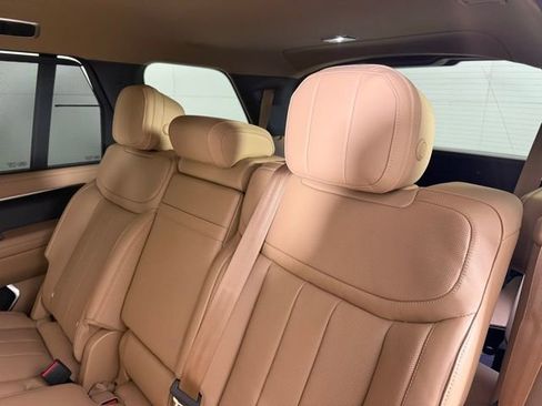 New 2025 Land Rover Range Rover Long Wheelbase SE image 24