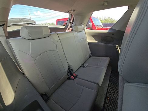 Used 2014 GMC Acadia SLT w/ Technology Package FWD image 7