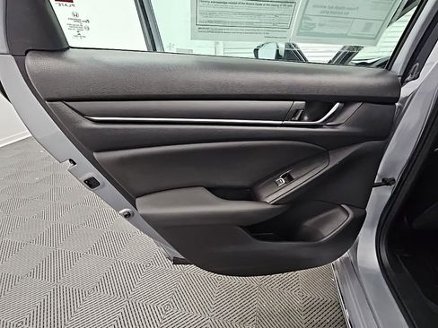 Used 2020 Honda Accord EX image 33