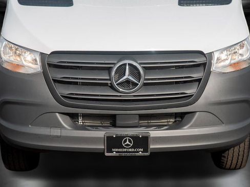 Used 2025 Mercedes-Benz Sprinter 2500 image 12