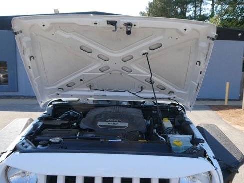 Used 2015 Jeep Wrangler Unlimited Sport w/ Quick Order Package 24S AWD/4WD image 30