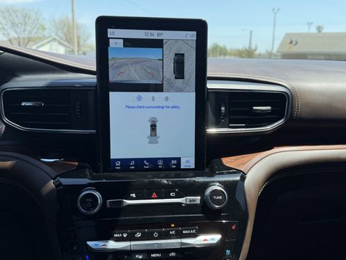 Used 2022 Ford Explorer King Ranch w/ Premium Technology Package AWD/4WD image 54
