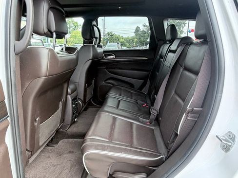 Used 2018 Jeep Grand Cherokee Overland AWD/4WD image 29