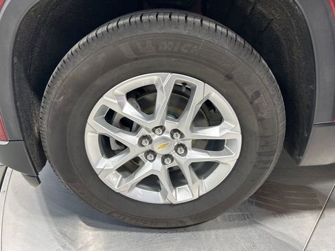 Used 2019 Chevrolet Traverse LT image 32
