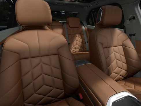 New 2027 BMW i7 xDrive50 AWD/4WD image 11