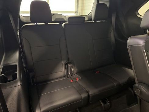 Used 2025 Buick Enclave Preferred FWD image 23