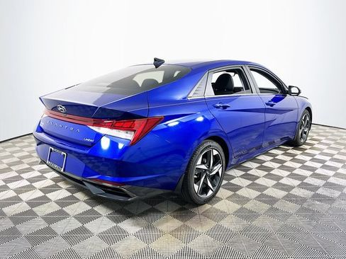 Used 2023 Hyundai Elantra Limited FWD image 3