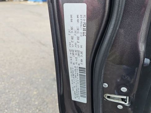 Used 2019 Jeep Compass Latitude w/ Cold Weather Group AWD/4WD image 34