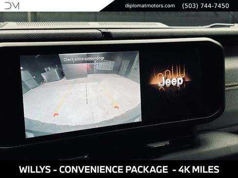 Used 2024 Jeep Wrangler Unlimited AWD/4WD image 38