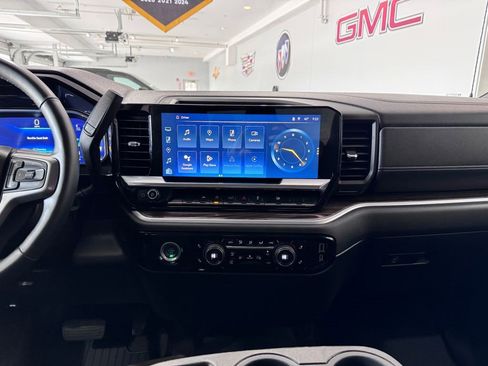 Certified 2023 Chevrolet Silverado 1500 LT AWD/4WD image 17