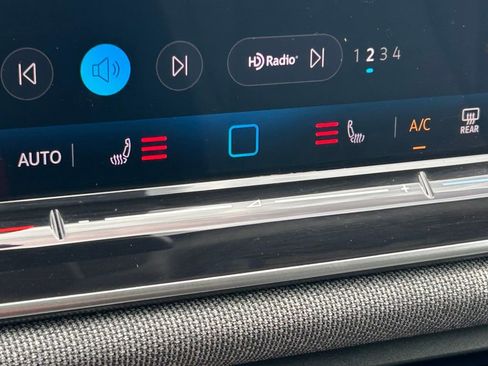 Certified 2025 Volkswagen Tiguan S FWD image 26