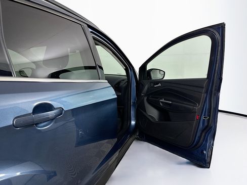 Used 2018 Ford Escape SE image 29