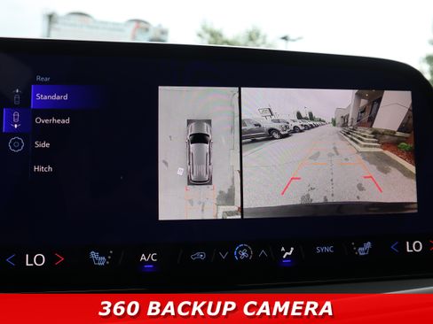 Used 2026 Chevrolet Traverse LT w/ Sun and Wheel Package FWD image 19