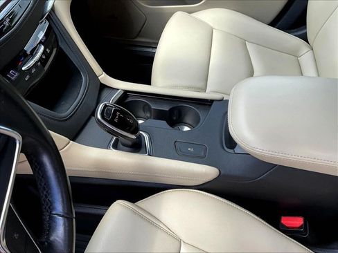 Used 2019 Cadillac XT5 FWD image 11