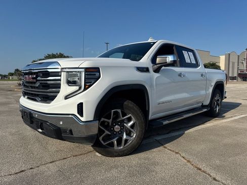 Used 2024 GMC Sierra 1500 SLT w/ SLT Premium Plus Package AWD/4WD image 1