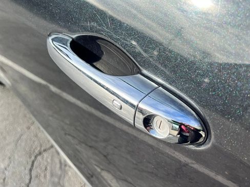 Used 2017 Maserati Levante w/ Luxury Package image 15