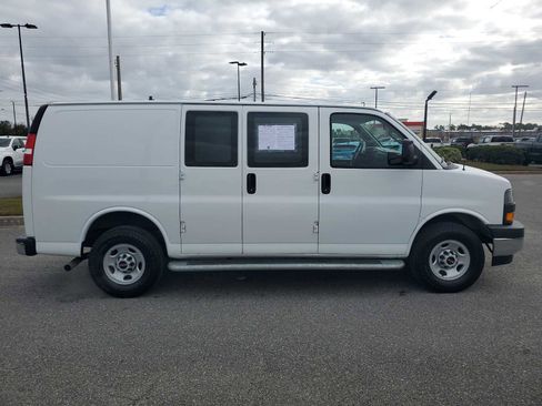 Used 2024 GMC Savana 2500 w/ Driver Convenience Package image 7