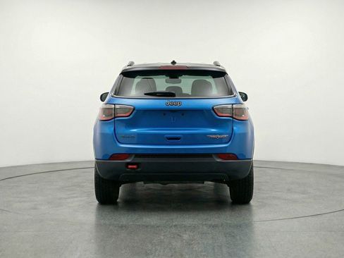 Used 2025 Jeep Compass Trailhawk AWD/4WD image 7