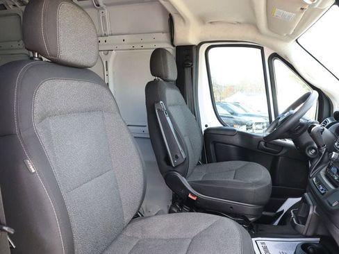 Used 2024 RAM ProMaster 2500 w/ Convenience Group image 28