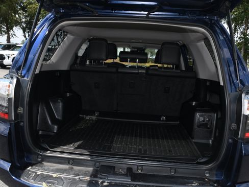 Used 2023 Toyota 4Runner SR5 Premium w/ Moonroof Package AWD/4WD image 19