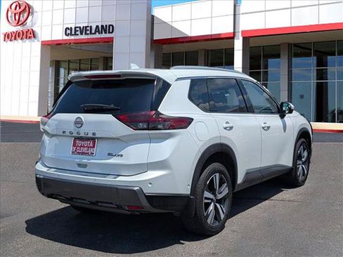 Used 2024 Nissan Rogue SL w/ SL Premium Package AWD/4WD image 6