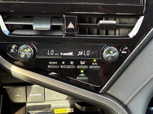 Used 2023 Toyota Camry SE w/ Cold Weather Package FWD image 15