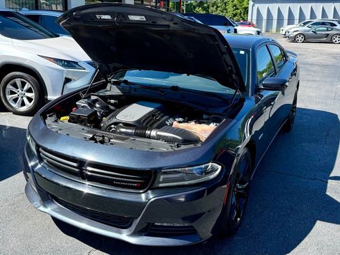 Used 2017 Dodge Charger R/T w/ Blacktop Package RWD image 5