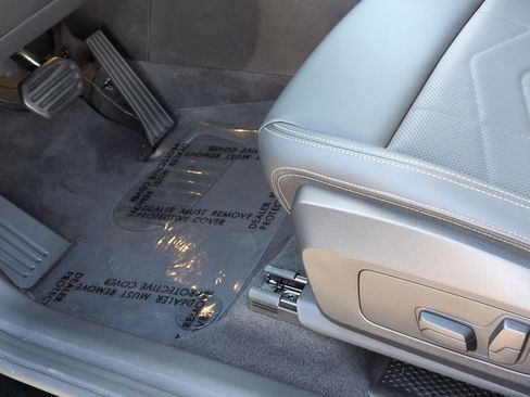 Used 2025 BMW X1 xDrive28i w/ Convenience Package image 17