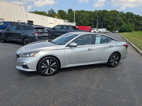 Used 2021 Nissan Altima 2.5 SV AWD/4WD image 4