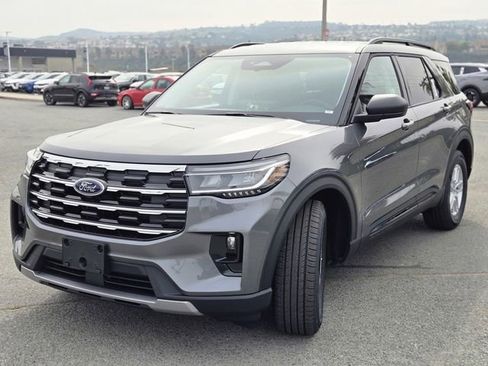 New 2026 Ford Explorer Active w/ Active Comfort Package image 10