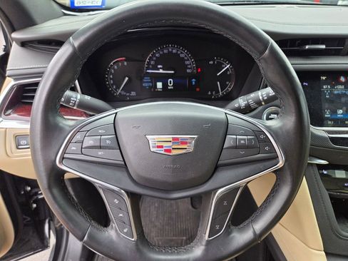 Used 2019 Cadillac XT5 Luxury FWD image 20
