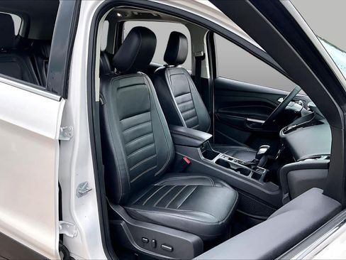 Used 2018 Ford Escape Titanium FWD image 9