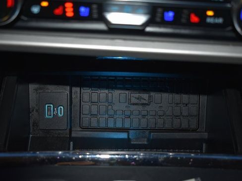 Used 2023 Ford Expedition Max XLT image 32