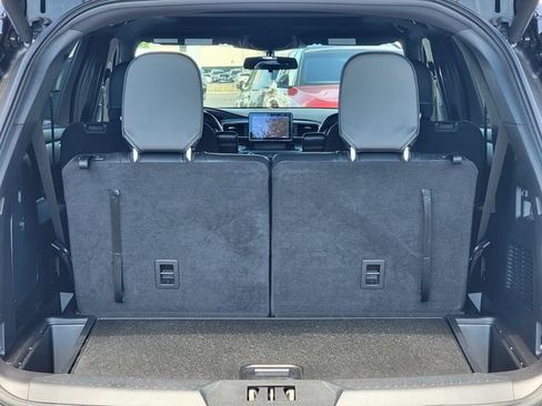 Certified 2020 Ford Explorer XLT w/ Equipment Group 202A AWD/4WD image 23