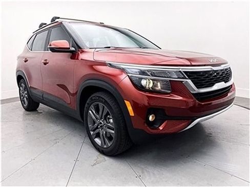 Used 2023 Kia Seltos S w/ Navigation Package image 4