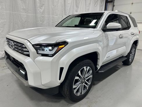 Used 2025 Toyota 4Runner Limited AWD/4WD image 3