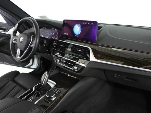 Used 2023 BMW 530i w/ Convenience Package RWD image 13
