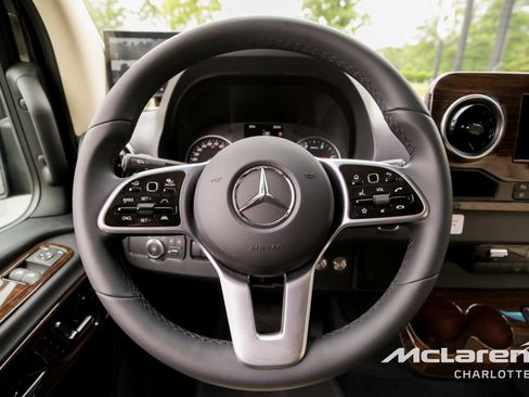 Used 2023 Mercedes-Benz Sprinter 3500 image 13