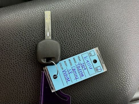 Used 2024 Toyota Camry SE image 34