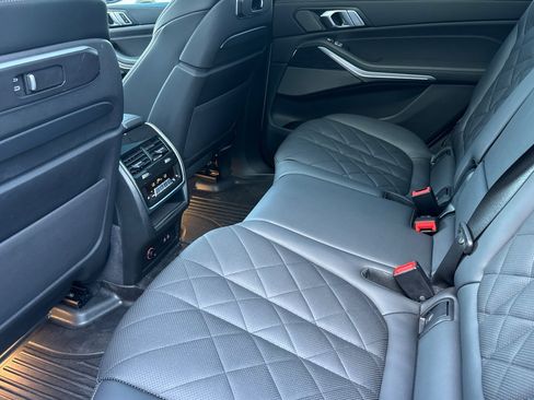 Used 2024 BMW X7 xDrive40i w/ Executive Package AWD/4WD image 15