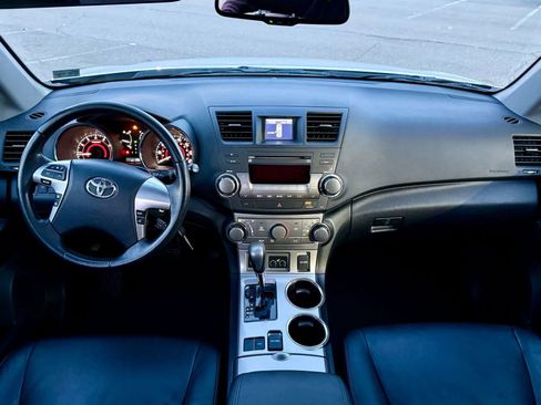 Used 2012 Toyota Highlander SE image 12