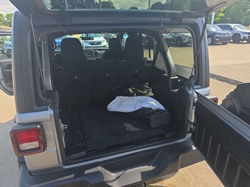 Used 2020 Jeep Wrangler Unlimited Sport AWD/4WD image 17
